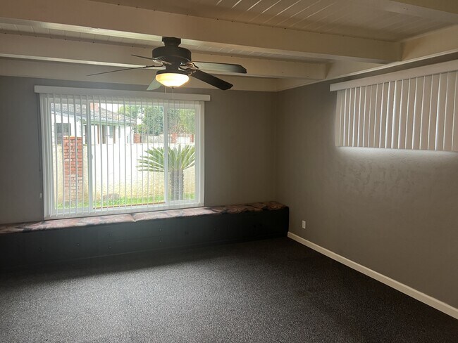 Building Photo - 2217 Madera Rd