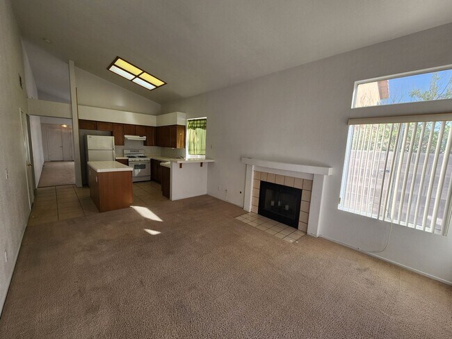 Building Photo - Cozy 3Bed/2Bath/2Car Residence located in North Las Vegas!