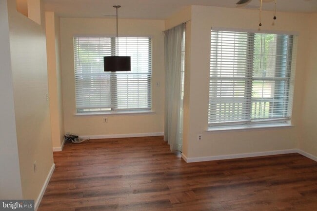 Building Photo - 5091 Beech Ct