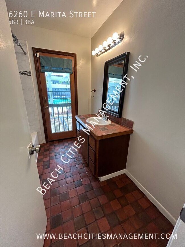 Building Photo - 6260 E Marita St