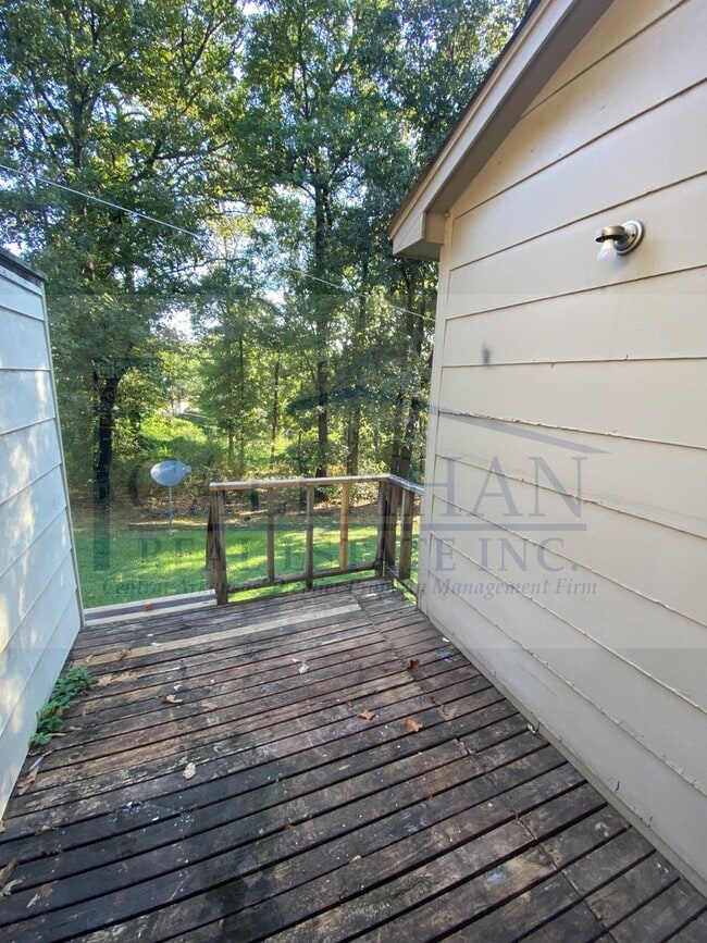 Building Photo - 114 Rim Rock