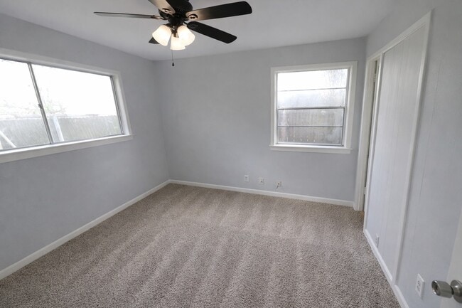 Building Photo - 2118 17th Ave N