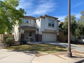 Building Photo - Beautiful Home in The Gardens