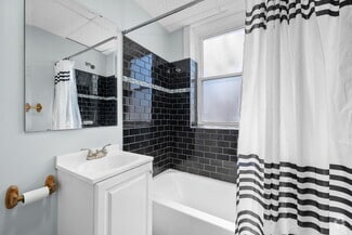Building Photo - 4710 Delor St