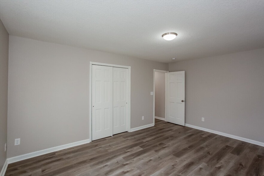 Building Photo - 1512 N Hampton Ct