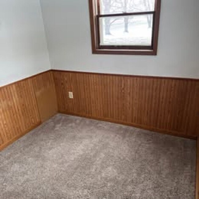 Building Photo - 721 N Teal St