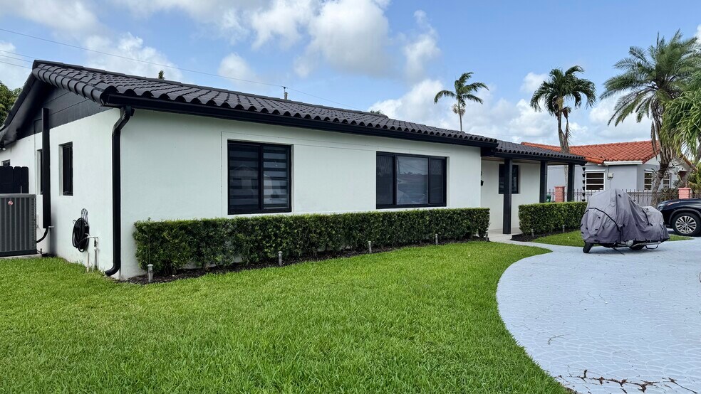 Building Photo - 9970 SW 13th Ter