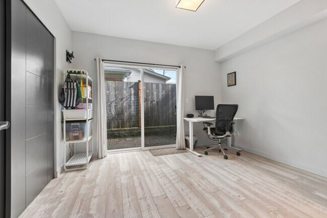 Building Photo - 3Bd/3Ba Seattle Townhome