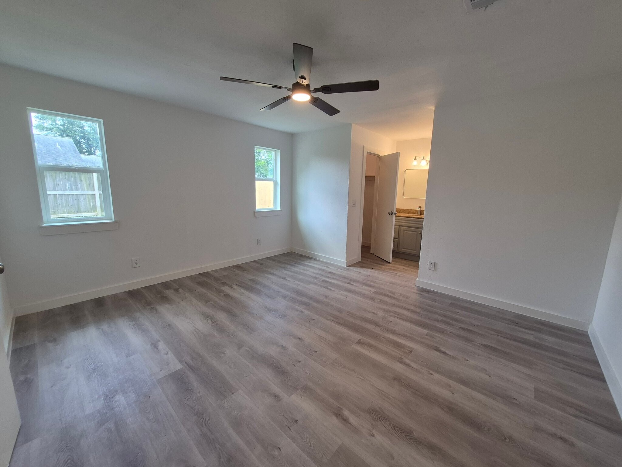 Building Photo - 3706 Verhalen Ave
