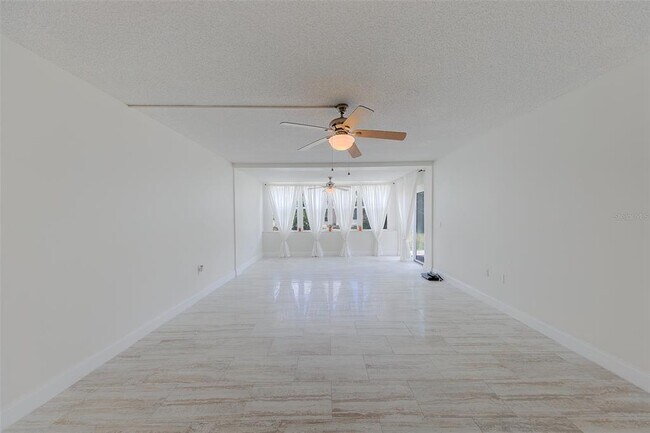 Building Photo - 10215 Regal Dr