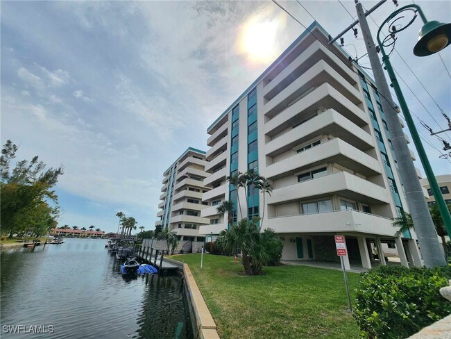 Building Photo - 4803 Sunset Ct