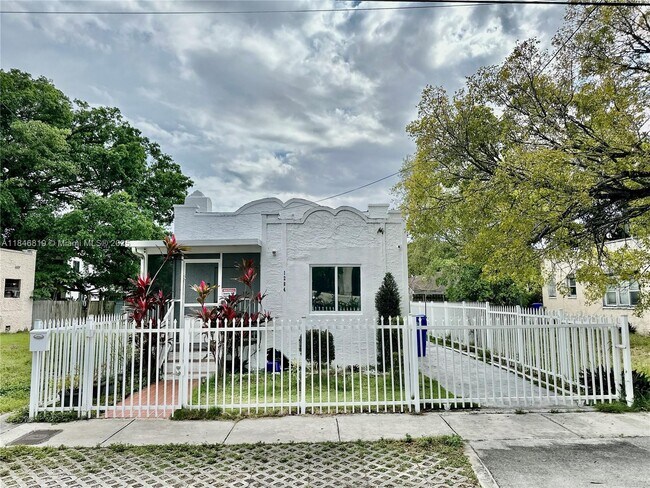 Building Photo - 1284 NW 39th St