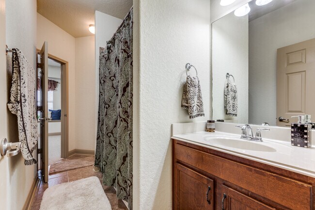 Building Photo - 5502 Waldon Walk