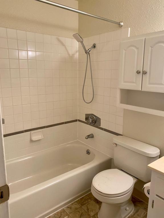 Building Photo - 395 Imperial Way