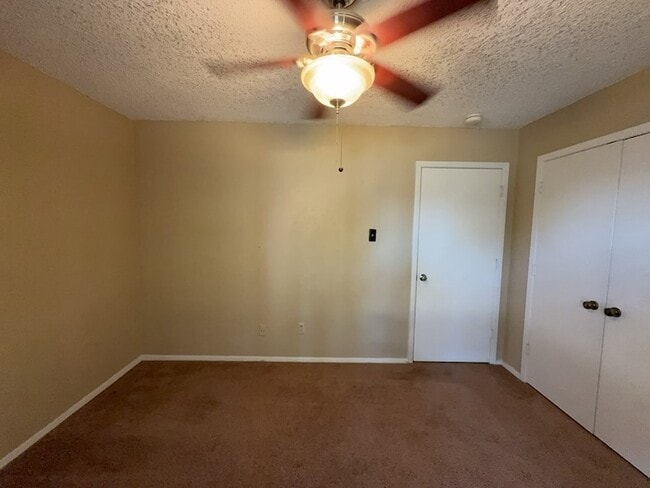 Building Photo - 5604 Ember Dr