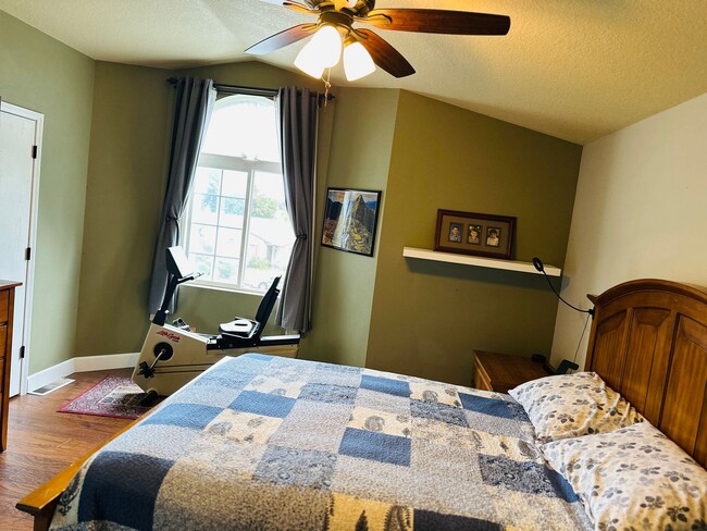 Building Photo - Beautiful Custom Newly Remodeled Home