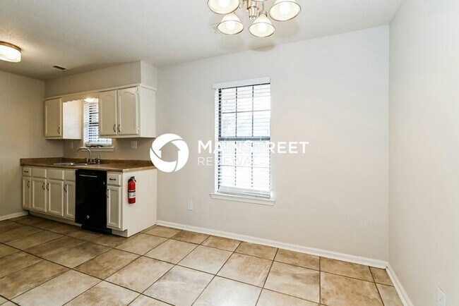 Building Photo - 3 Bedroom Pet-Friendly Home in OLIVE BRANCH, MS with Main Street Renewal