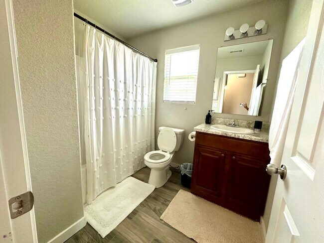 Building Photo - 704 NW 67th Ave