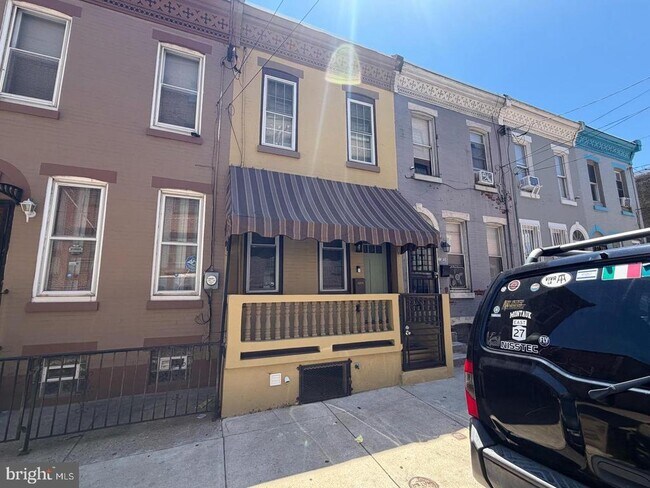 Building Photo - 2643 N Mascher St
