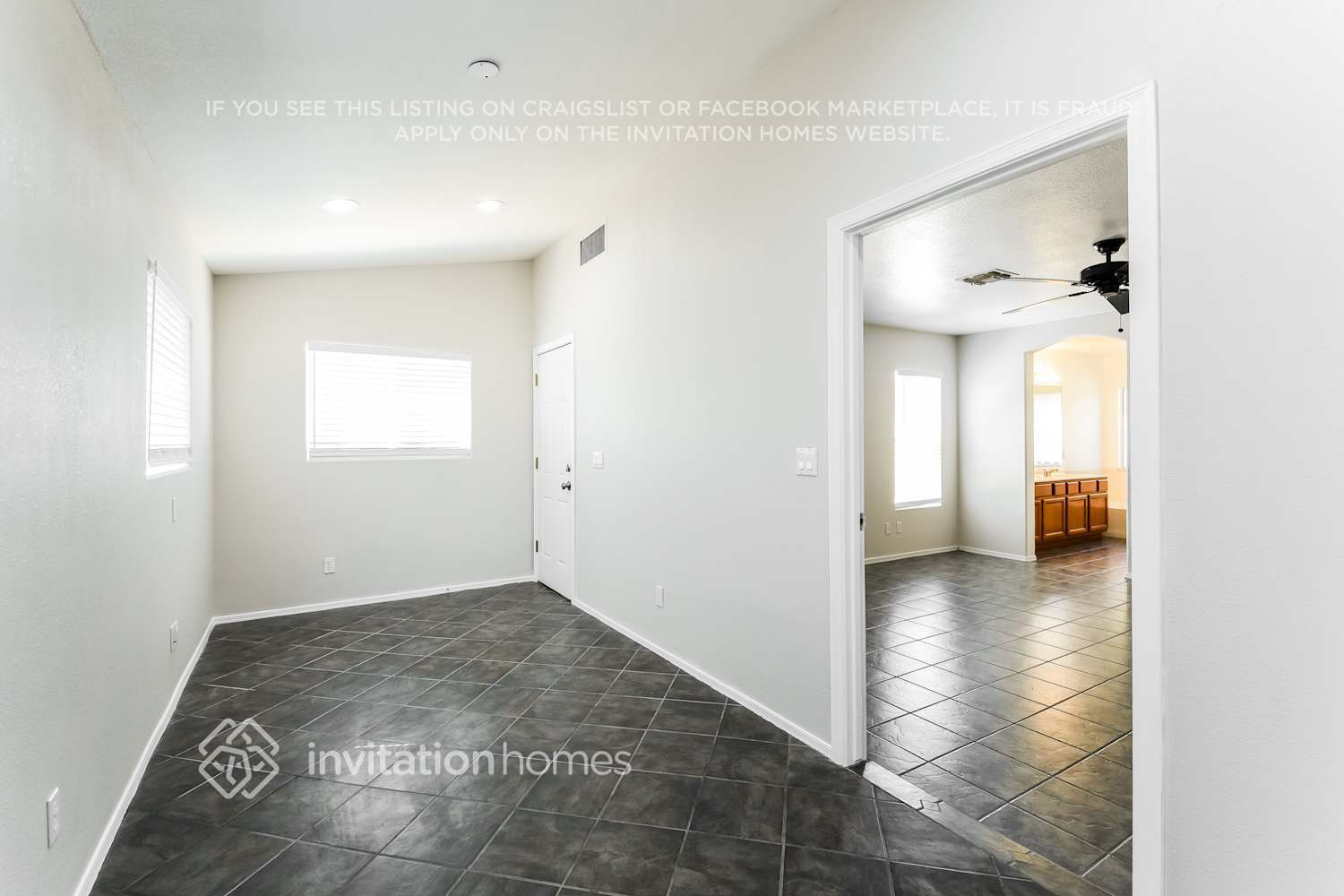 Building Photo - 2237 E Aire Libre Ave