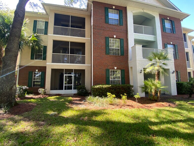 Rear View of Unit113 - 785 Oakleaf Plantation Pky