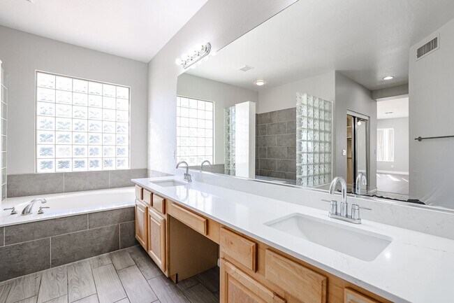 Building Photo - COMING SOON!! INCREDIBLE 5-BEDROOM 3 BATH, ALMOST 4000 SFT IN CORE CHANDLER