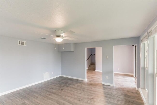 Building Photo - 807 Azie Morton Rd