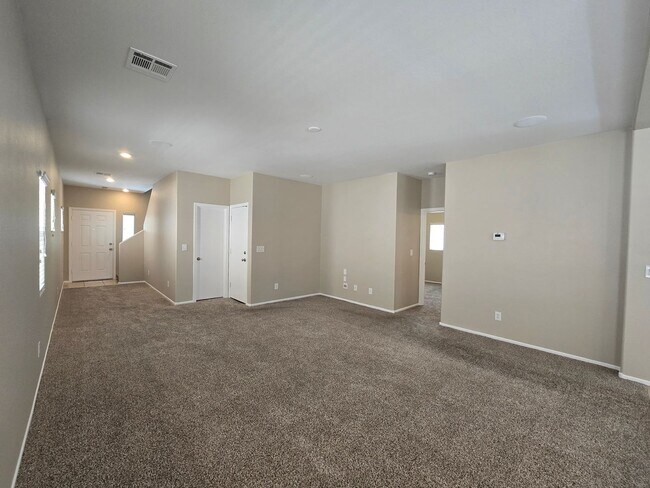 Building Photo - A Stunning 4 Bedroom Home in South West La...