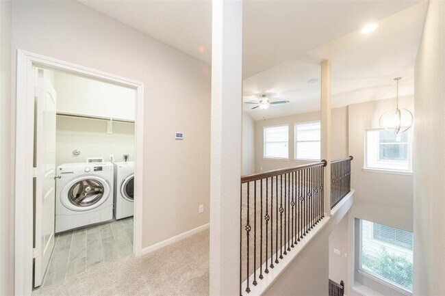 Building Photo - 5550 Sallow Bay Ln