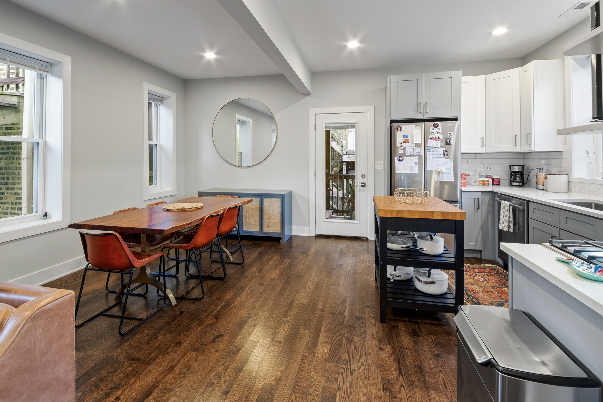 Building Photo - 2134 W Shakespeare Ave