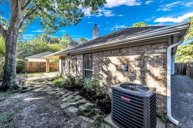 Building Photo - 3323 Brinton Trails Ln