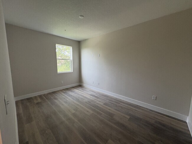 Building Photo - 4424 S Texas Ave