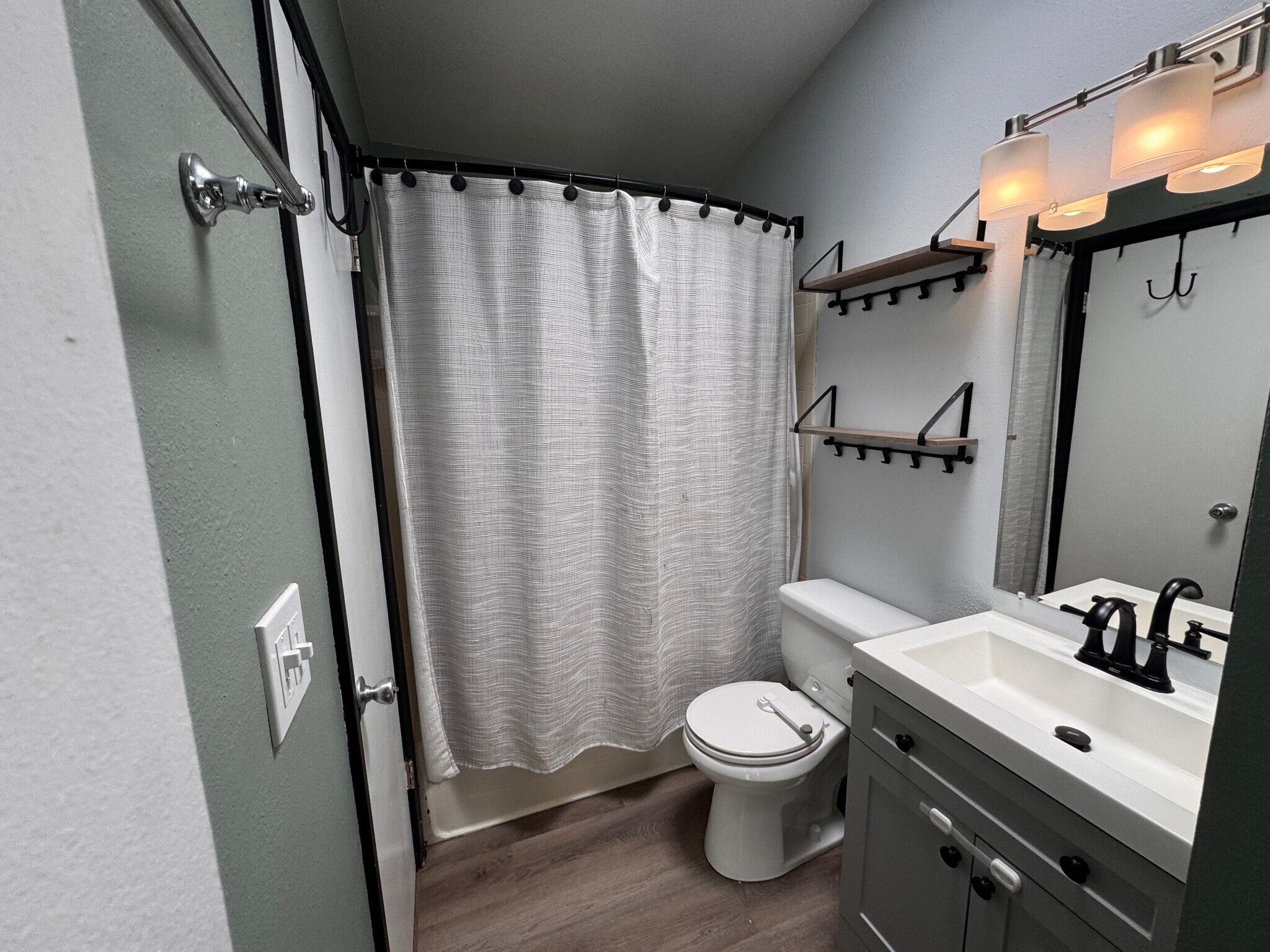 Building Photo - 7624 Montarbor Dr