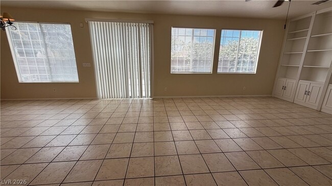 Building Photo - 8101 Yellow Daisy Ave