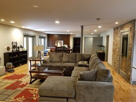 Building Photo - 7920 Netherlands Dr