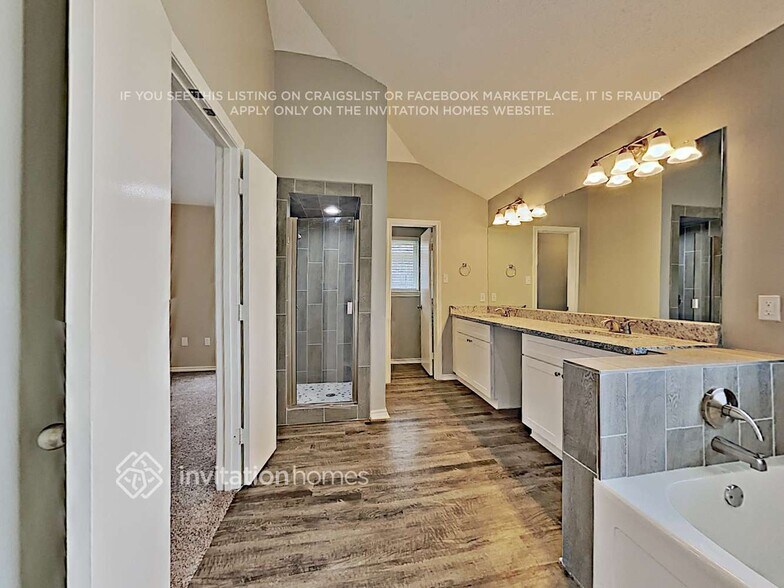 Building Photo - 22 Alamosa Dr