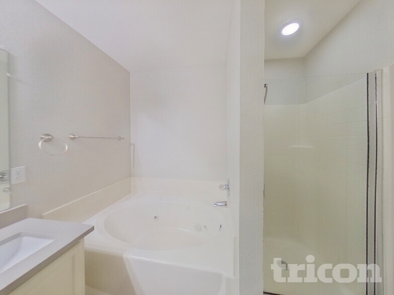 Building Photo - 4703 Topaz Ln