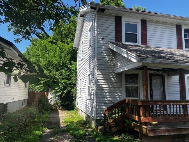 Building Photo - FOR SALE: Low Money Down Rental Opportunity