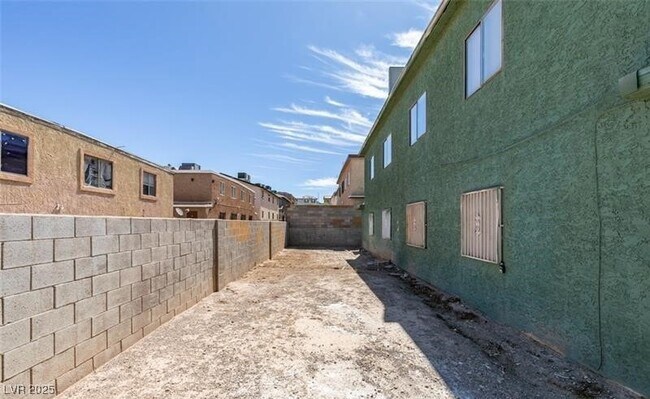 Building Photo - 6932 Kilgore Dr
