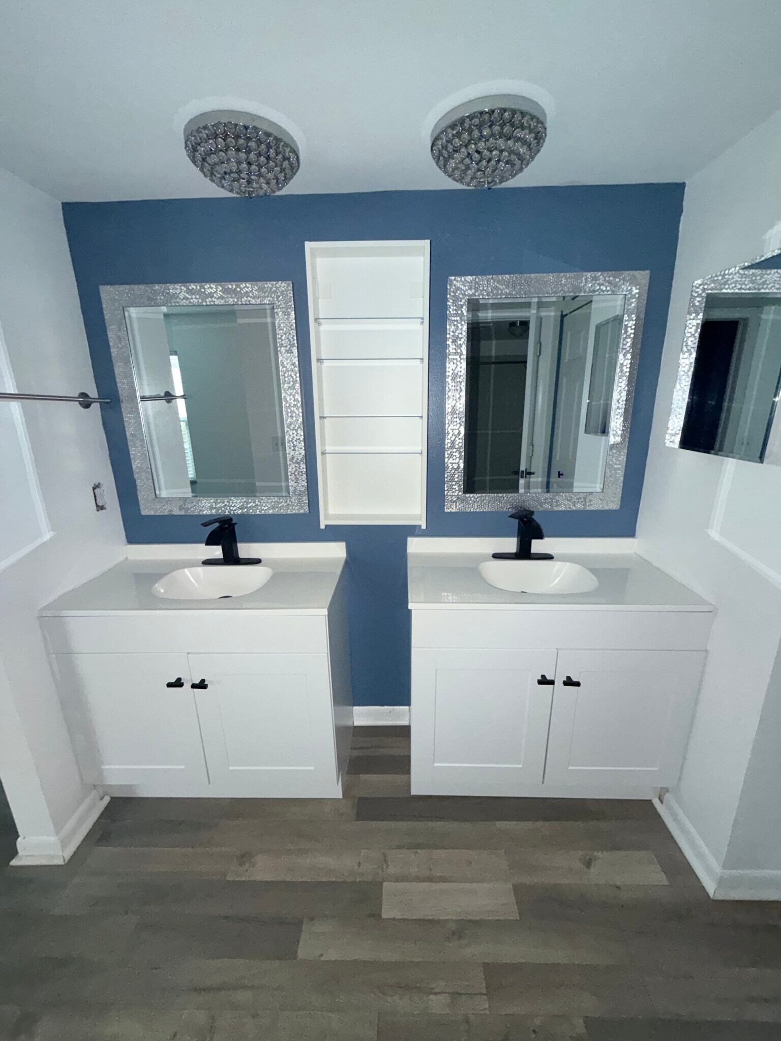 Building Photo - 5920 7th Ave W