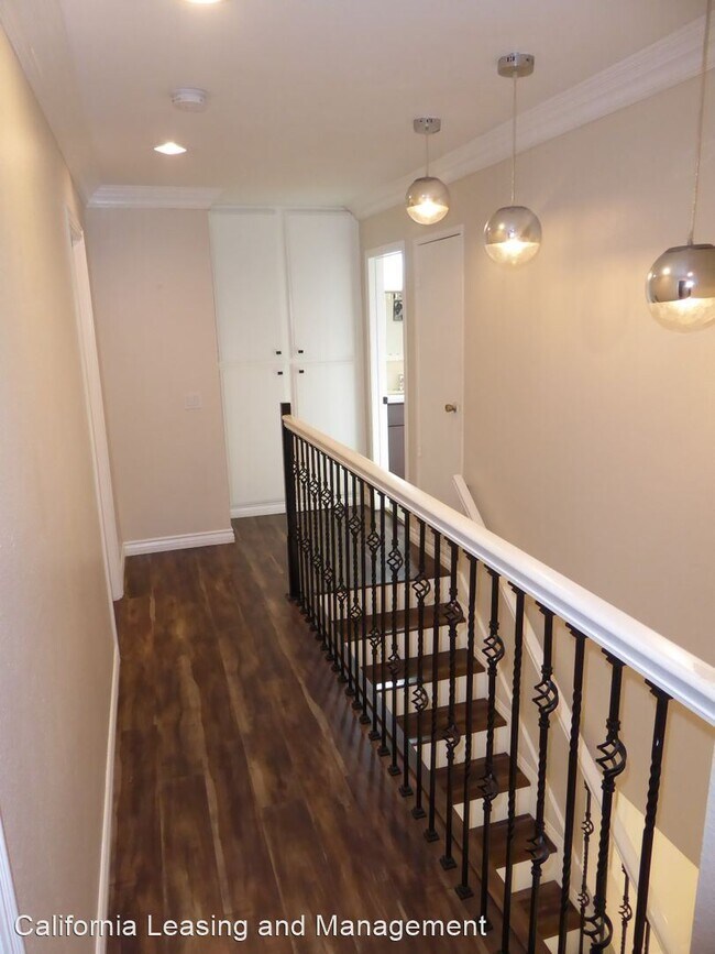 Building Photo - 5 br, 3.5 bath House - 27544 Bernina Avenue