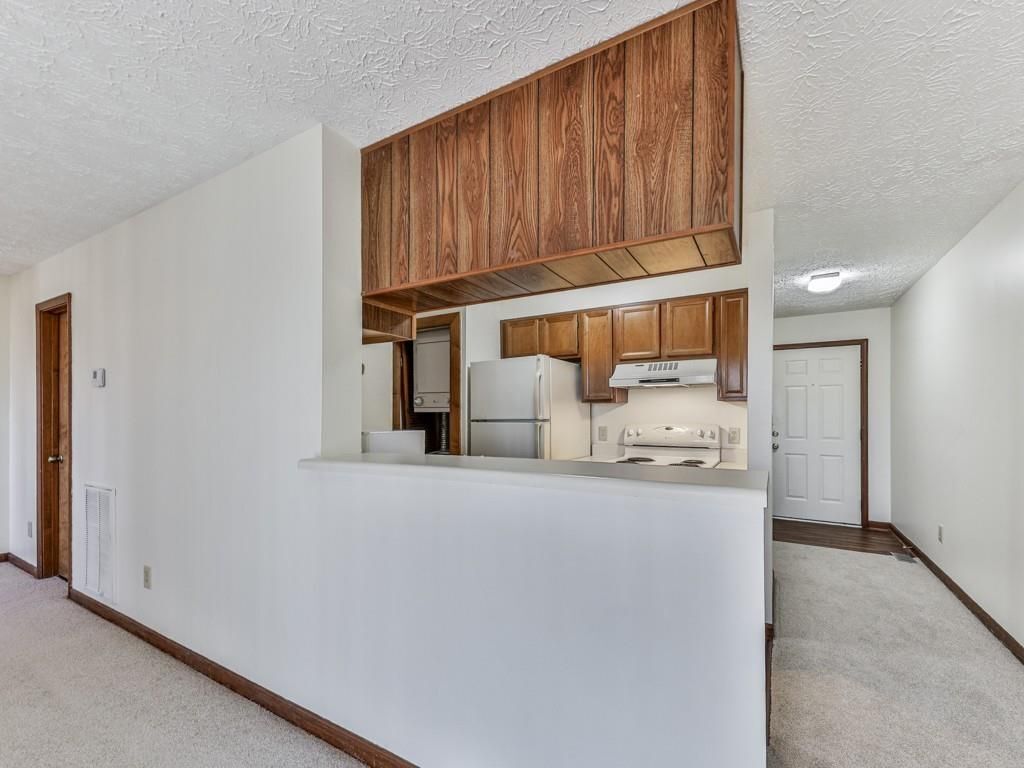 Building Photo - 1101 Fairway Oaks