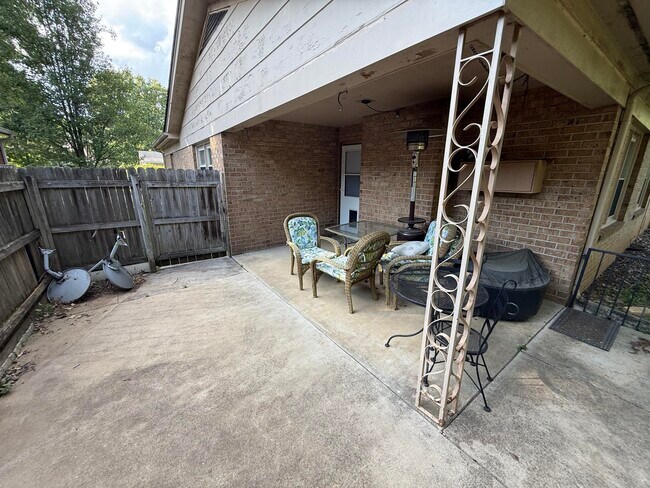 Building Photo - 3334 Nevius Dr