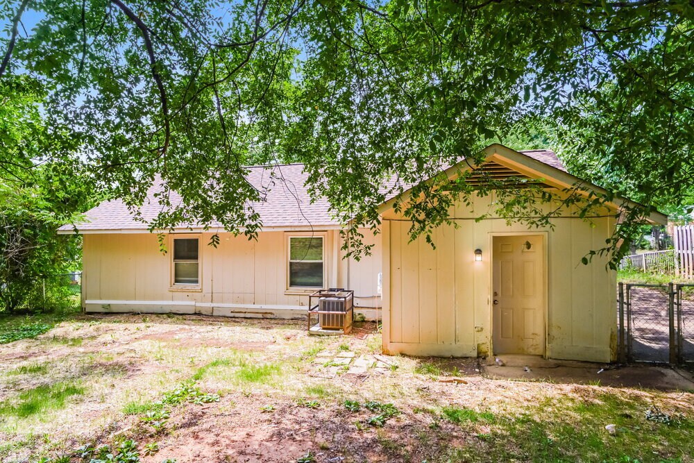 Building Photo - 427 Huntsmoor Dr
