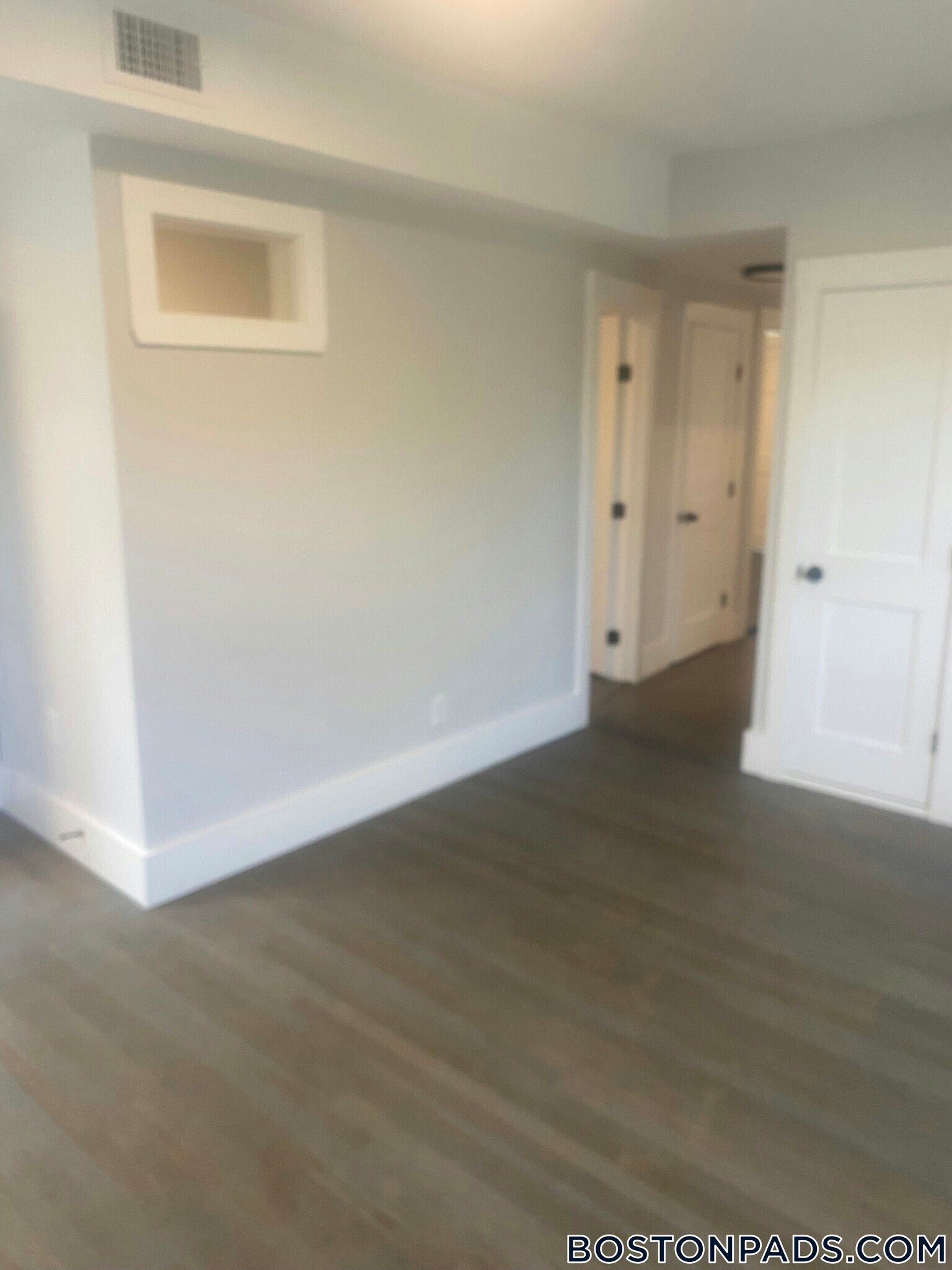 Building Photo - 118 Marginal St