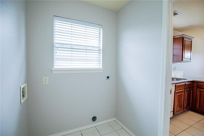 Building Photo - 1604 SW Thorton St