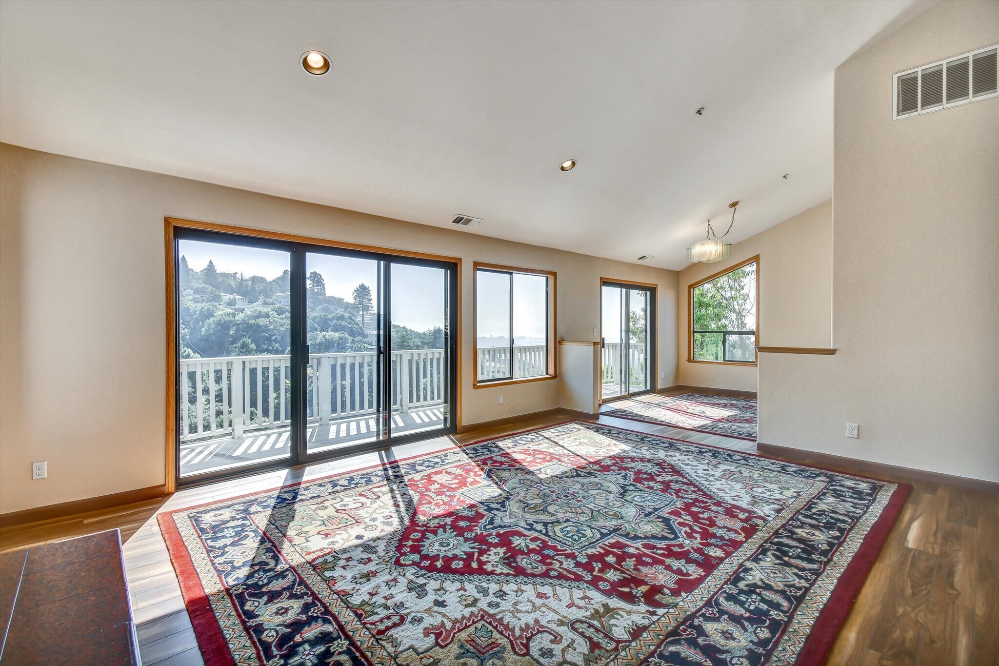 Building Photo - 616 Gravatt Dr