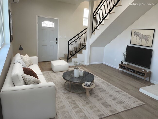 Building Photo - 1 Month Free! Luxury 4 Bedroom Home in Echo Park!