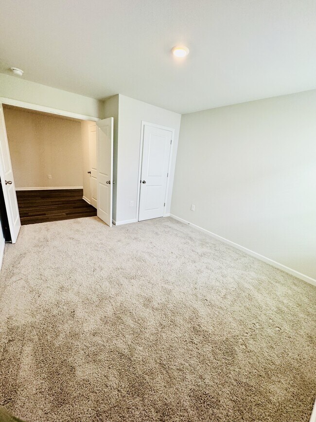 Building Photo - 809 Rivas Ct