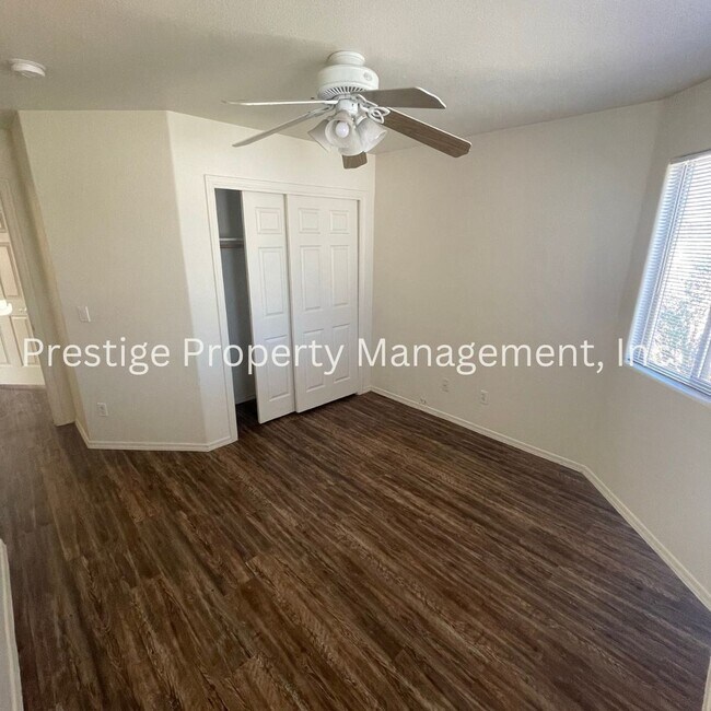 Building Photo - Charming Rita Ranch Home!!!